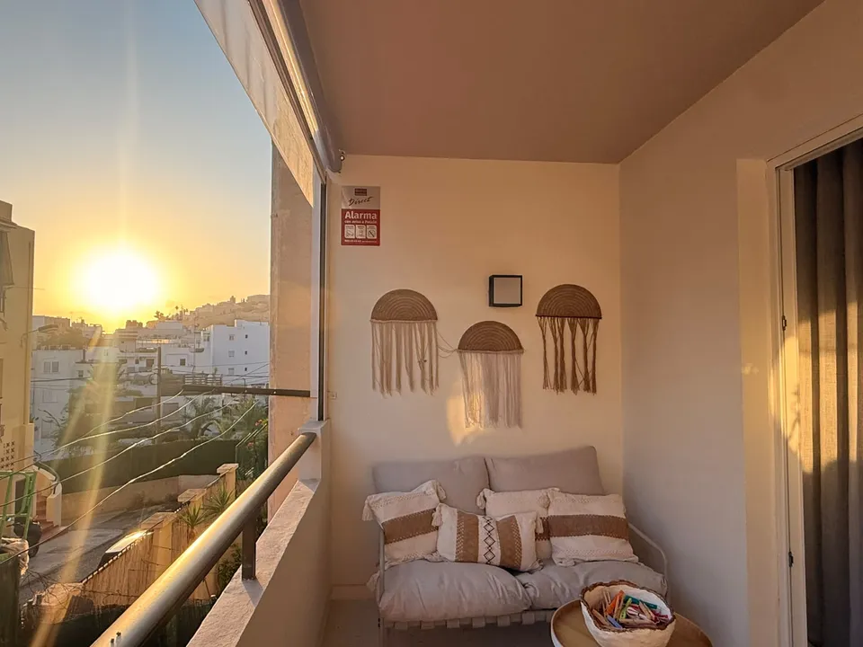 Piso reformado y amueblado con vistas al Castillo en Los Molinos