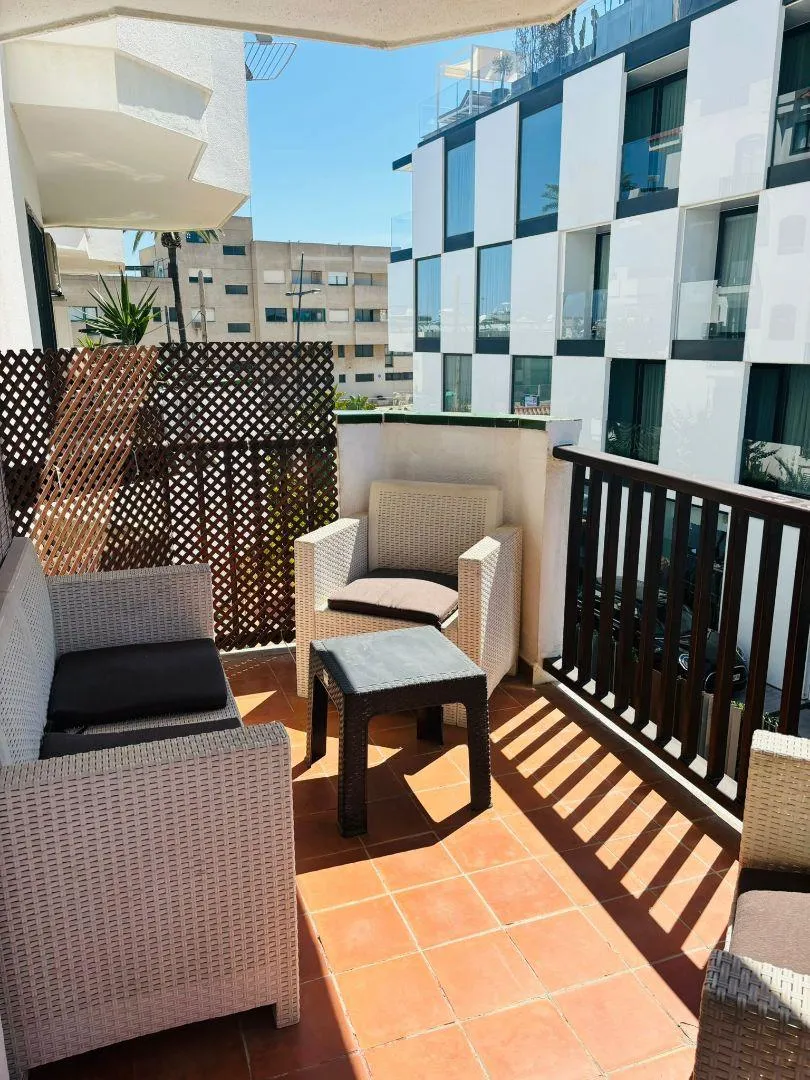 Apartamento en La Marina 